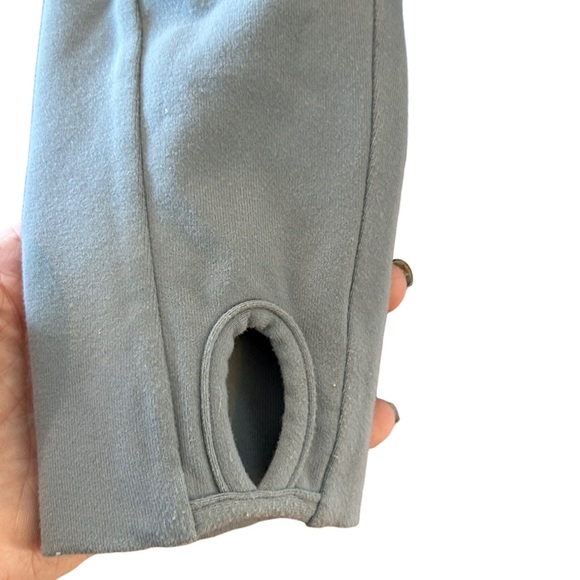 Lululemon Define Jacket Grey Full Zip Thumbholes - Size 6 - Picture 3 of 10